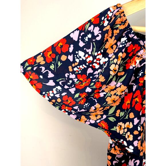 Ann Taylor Off Shoulder Flutter Short Sleeve Top in Navy Red Floral Print, Small - Picture 3 of 9